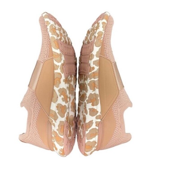 NEW APL Techloom Bliss Caramel Tan Leopard Lightweight Running Sneakers size 7 - Picture 3 of 8